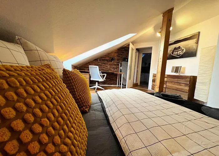 Cozy Apartment Near City Center Dresden By R&L