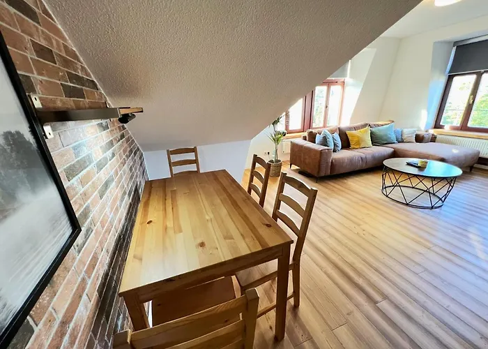 Cozy Apartment Near City Center Dresden By R&L