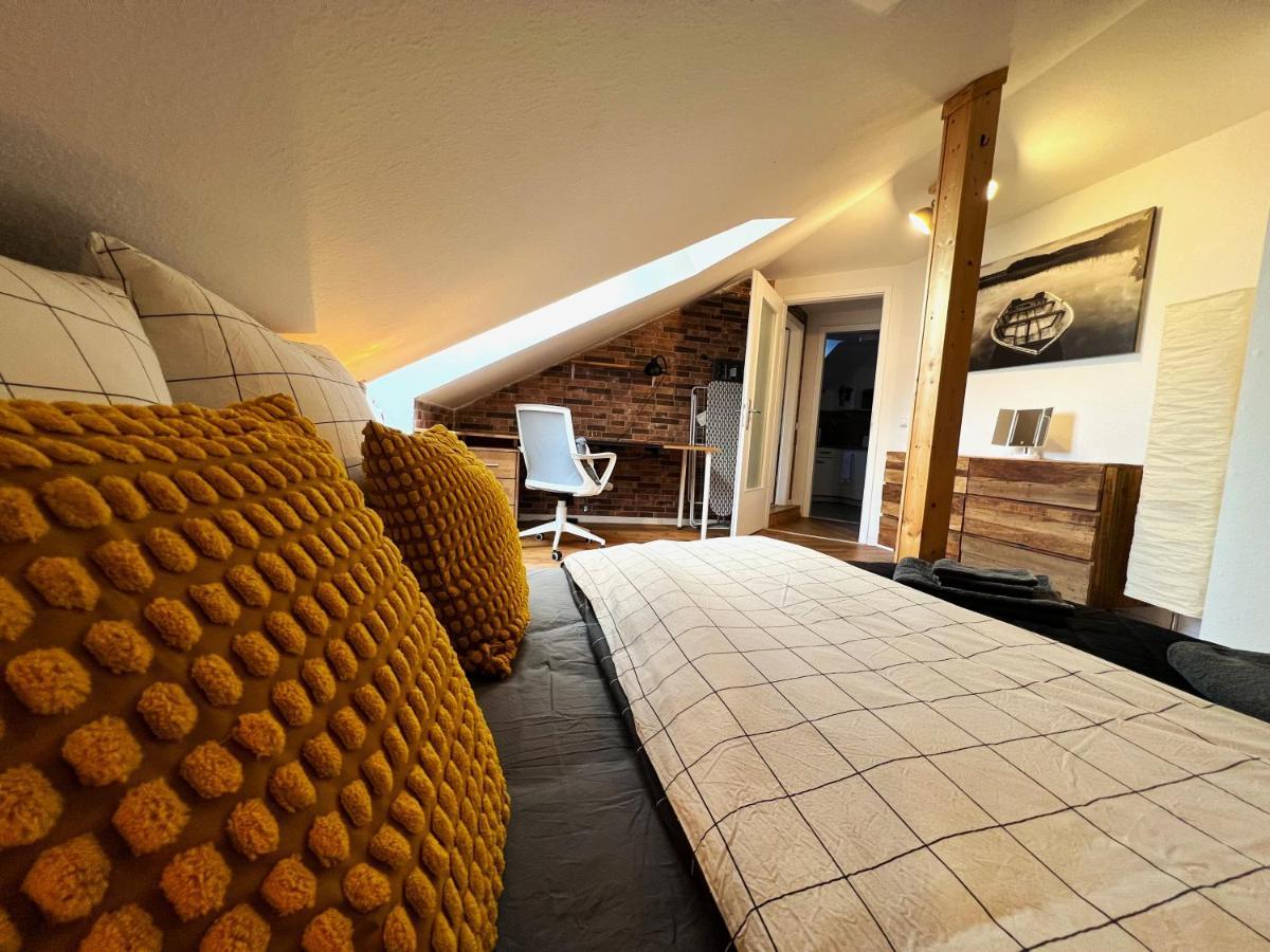 Cozy Near Center By R&l Apartment